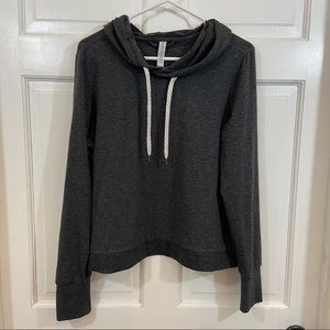 Vuori women’s gray halo essential hoodie XL EUC
